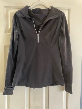 Lululemon quarter zip size 6